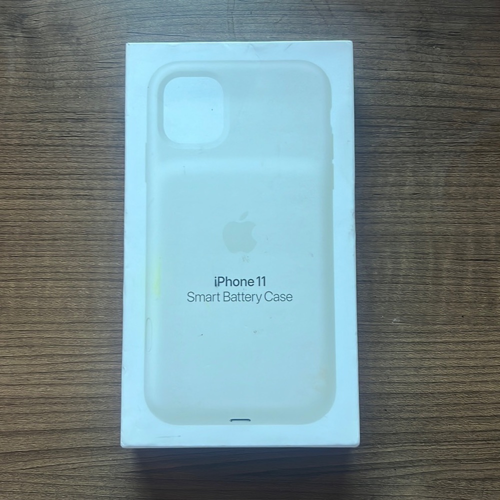Iphone 11 smart battery charging case — Ivory White